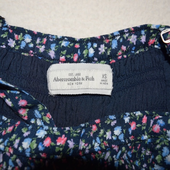 NWOT! Abercrombie and Fitch Floral Romper - Picture 6 of 6
